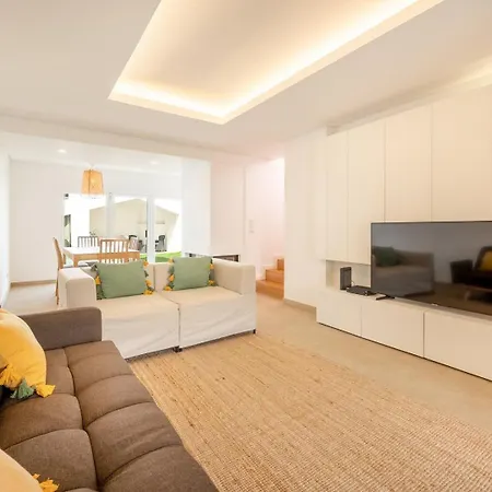 Guestready - Modernity Refine Near Airport Vakantiehuis Lissabon
